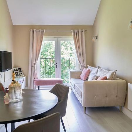 Stunning Luxury 2 Bed Apartment With En-Suite In Wokingham City Centre 外观 照片