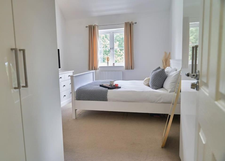 Stunning Luxury 2 Bed Apartment With En-Suite In Wokingham City Centre 外观 照片