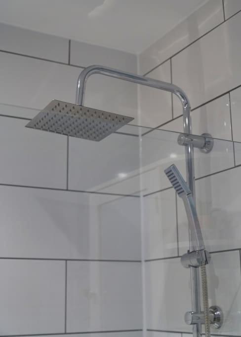 Stunning Luxury 2 Bed Apartment With En-Suite In Wokingham City Centre 外观 照片