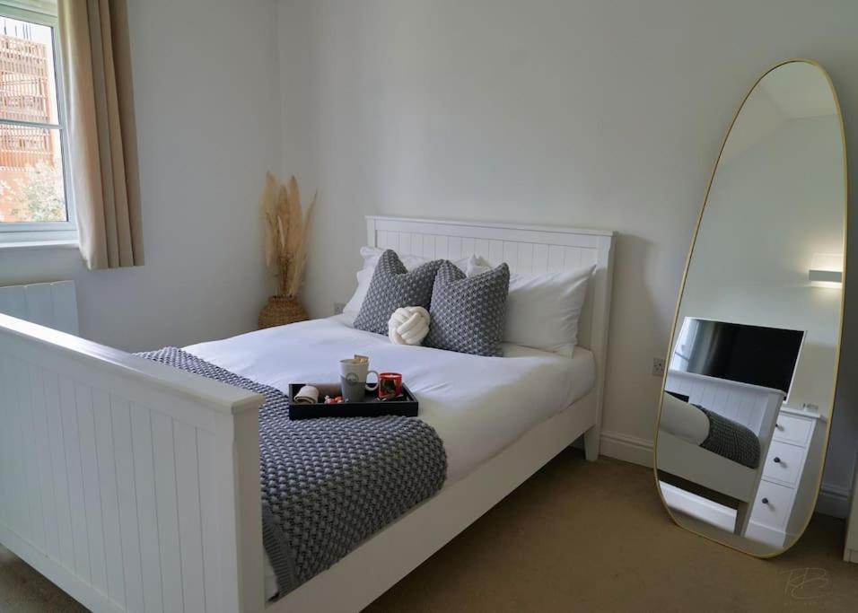 Stunning Luxury 2 Bed Apartment With En-Suite In Wokingham City Centre 外观 照片