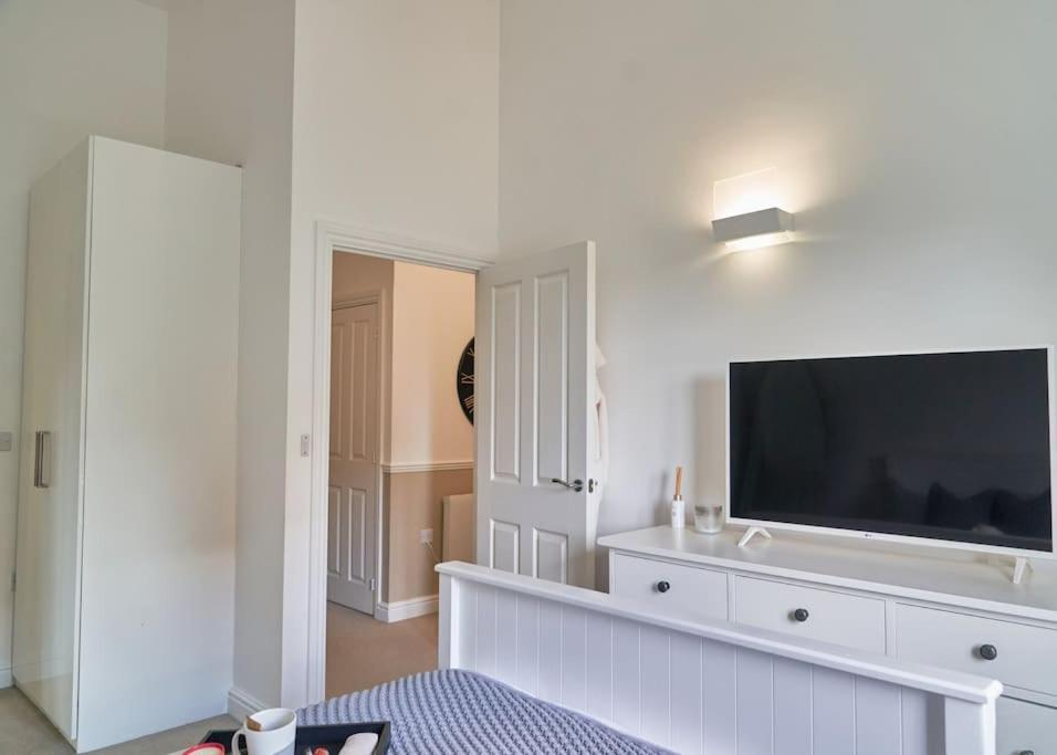 Stunning Luxury 2 Bed Apartment With En-Suite In Wokingham City Centre 外观 照片